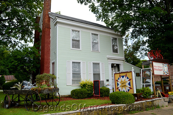 Caledonia, MO - Molly's Boutique