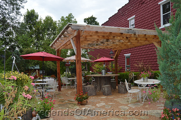 Caledona, MO - Old Village Mercantile Garden