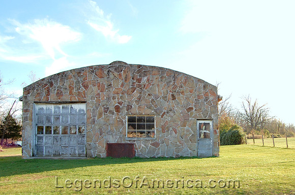 Paris Springs Junction, MO - Old Garage