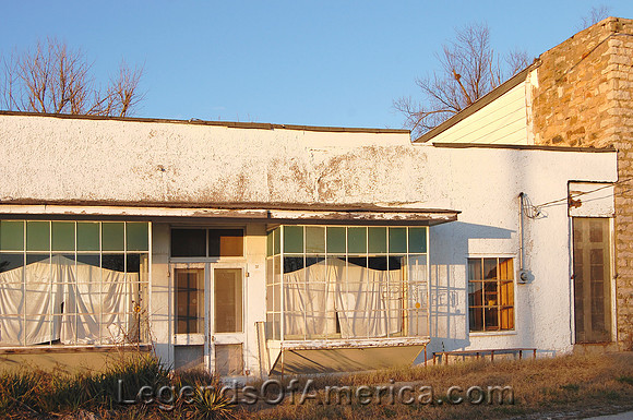 Halltown, MO - Richard's Antique Store