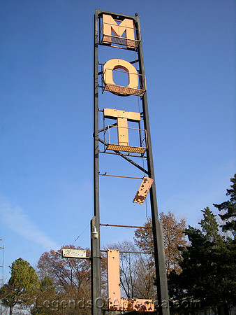 Gray Summit, MO - Old Motel Sign