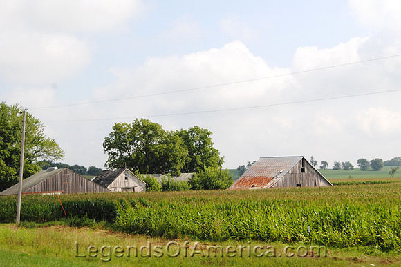 South English, IA - Barn & Corn