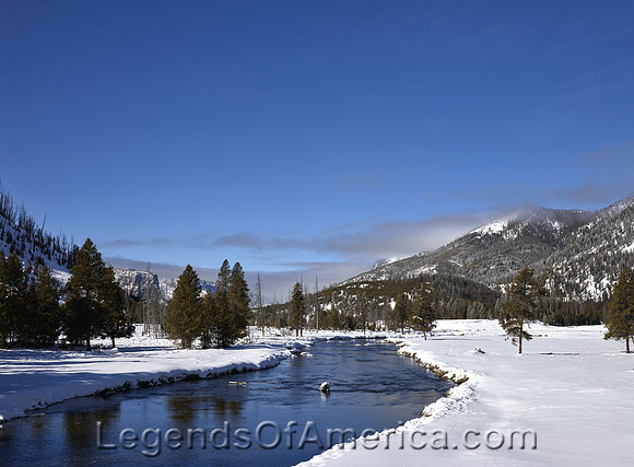 Yellowstone, WY - Yellowstone River Winter