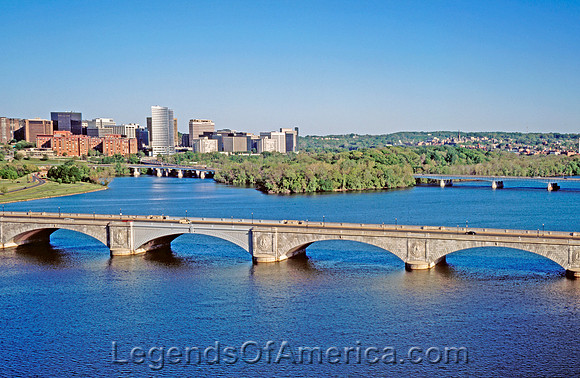 WashDCArlington Memorial Bridge over the Potomac RiverCarolHighsmith