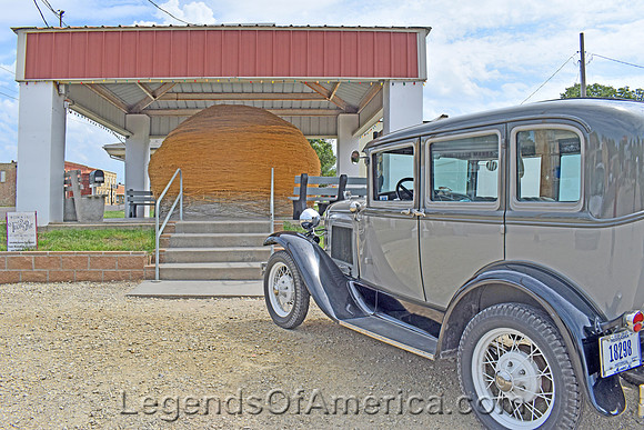Cawker City, KS - Ball of Twine & Old Car