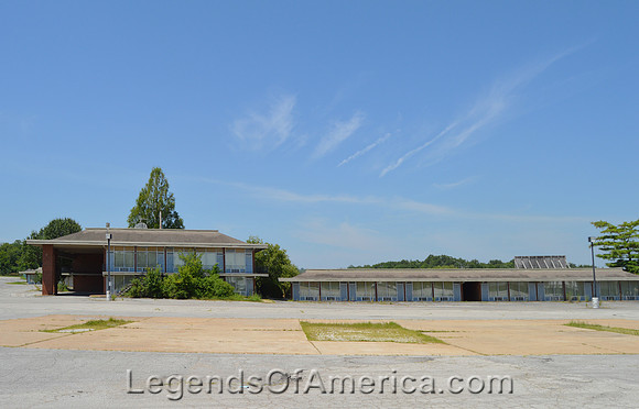 Gray Summit, MO - Diamond Inn