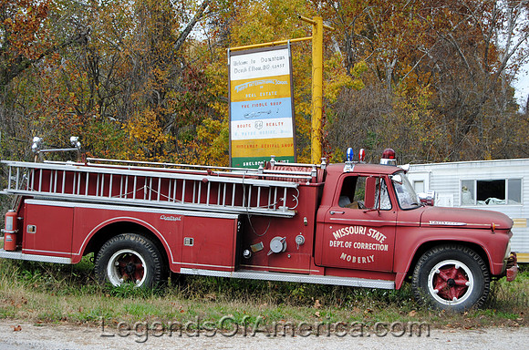 Devils Elbow, MO - Fire Truck