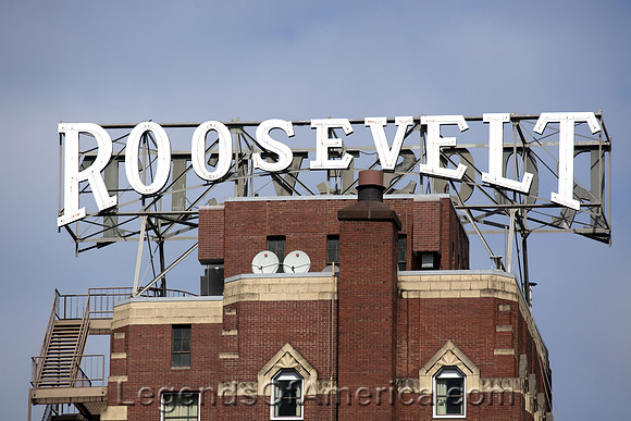 Roosevelt Hotel sign, SeattleCHighsmith2009
