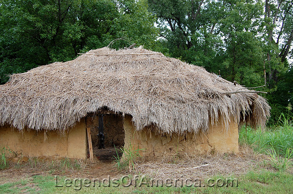 Spiro Mounds, OK - Hut