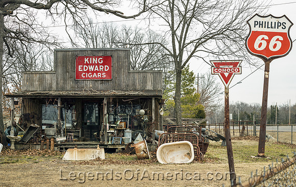 Blackburns AntiquesParisTXCHighsmith2014
