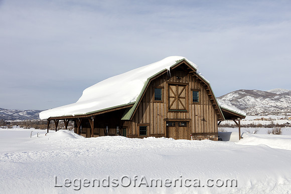 Cabin in deep snow in Steamboat SpringsCOHighsmith2016