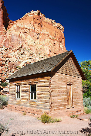 CapitolReefNationalParkFruitaSchool-nps