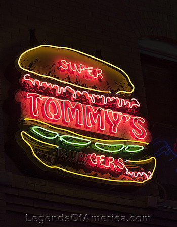 PuebloCOTommy's BurgersNeonAlleyHighsmith2015