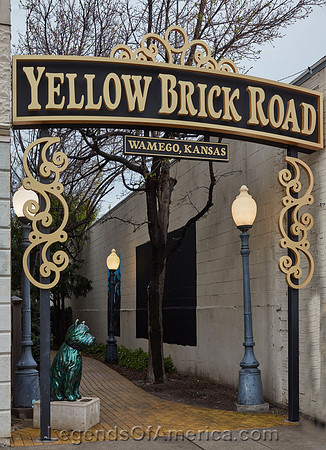WamegoKSOzMuseumYellowBrickRoadHighsmith2021