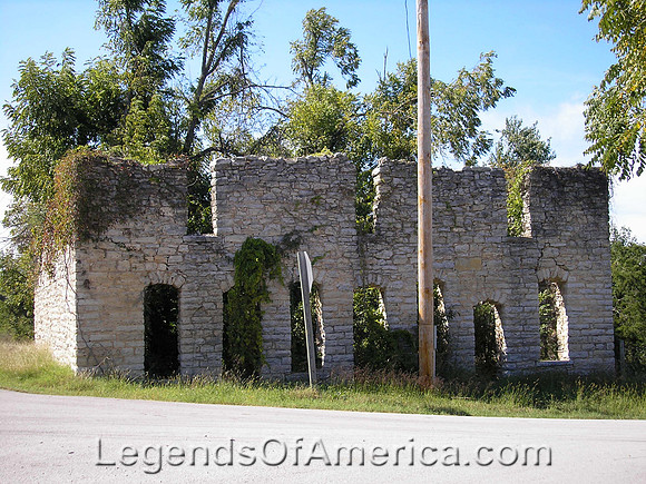 Plano, MO - Old Community/Store/Meeting House