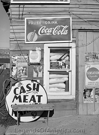 Questa, NM - Filling station and grocery store, 1939