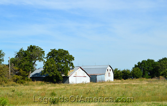 Lincolnville, Ks - Barns
