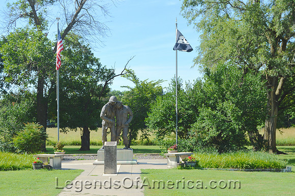 Pilsen, KS - Veterans Monument