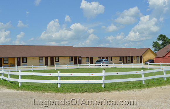 Emporia, KS - Vintage Motel