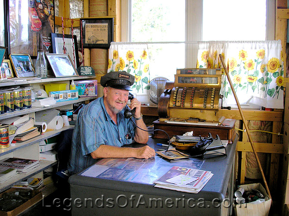 Paris Junction, MO - Gary Turner at Gay Parita