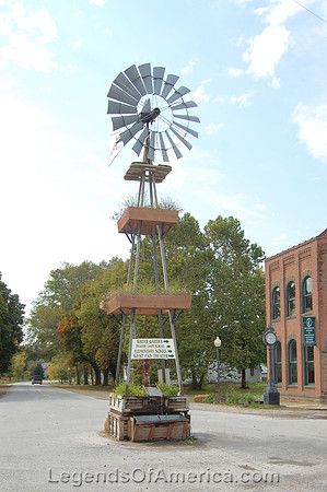 Blackwater, MO - Windmill