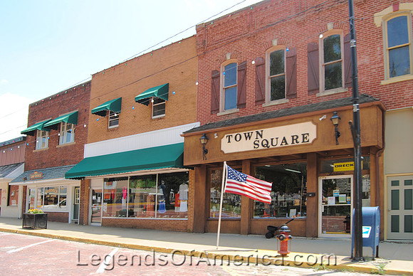 Butler, MO - Town Square