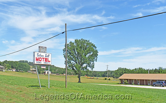 Longton, KS - Silver Bell Motel