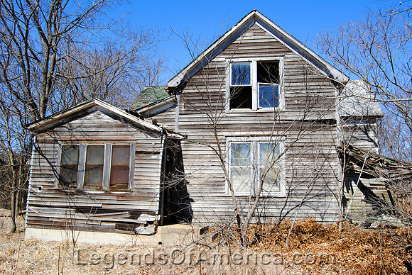 Cole Camp, MO - Ghost Farm House