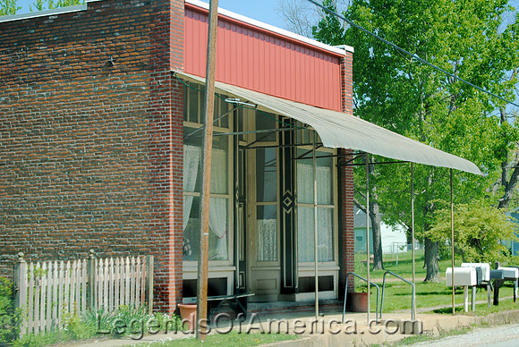 Cole Camp, MO - Business Building