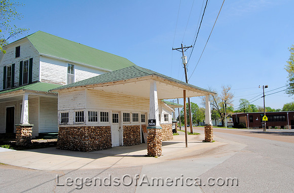 Cole Camp, MO - Old Gas Station - 2