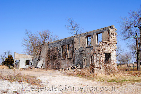 Cross Timbers, MO - Ruins