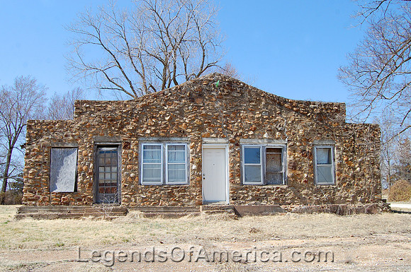 Fristoe, MO - Building