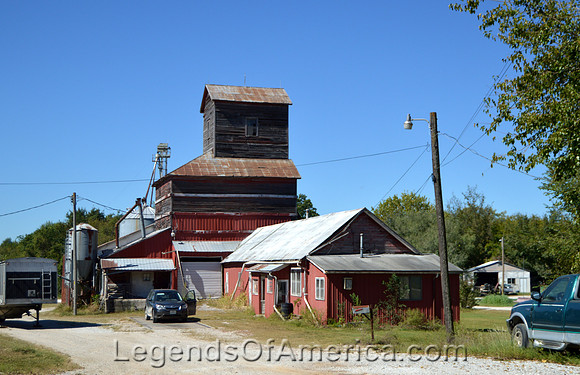 Calhoun, MO - Elevator