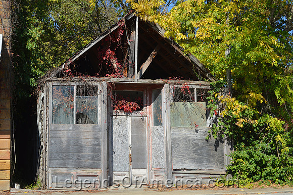 Collins, MO - Business Building - 2