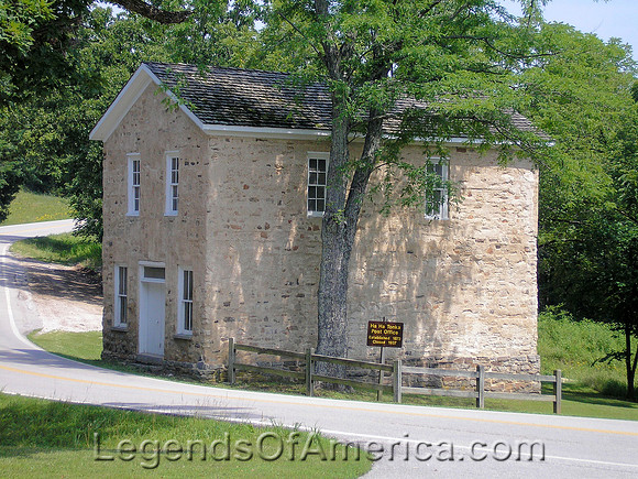 Camdenton, MO - Ha Ha Tonka Post Office
