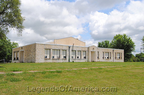 Syracuse, MO - Old School