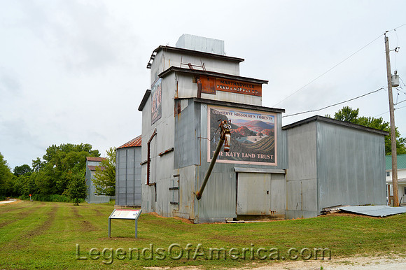 Treloar, MO - Grain Silos - 2