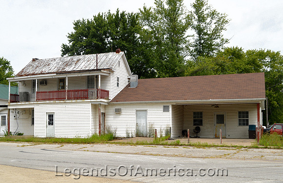 Treloar, MO - Business Building