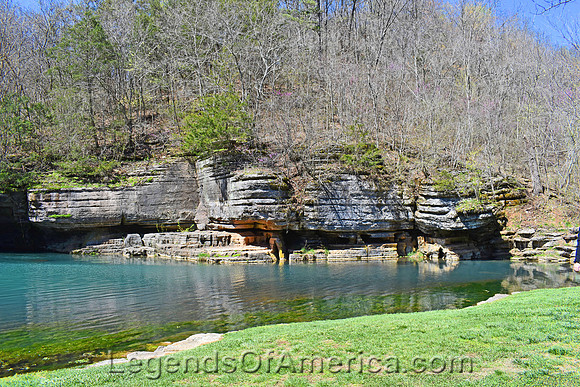DogwoodCanyonGloryHole