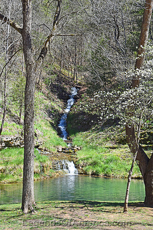 DogwoodCanyonWaterFall-4