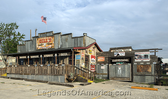 GilsRanchHouseBarSchertzTXCHighsmith2014