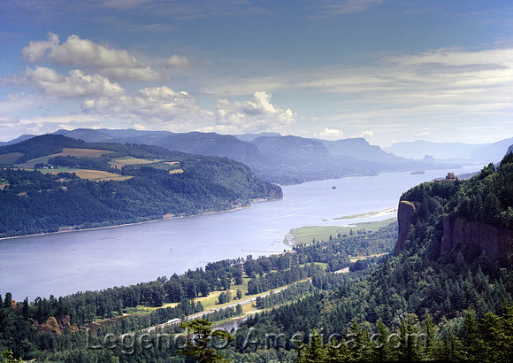 Columbia River, Oregon, Carol M. Highsmith, about 2000