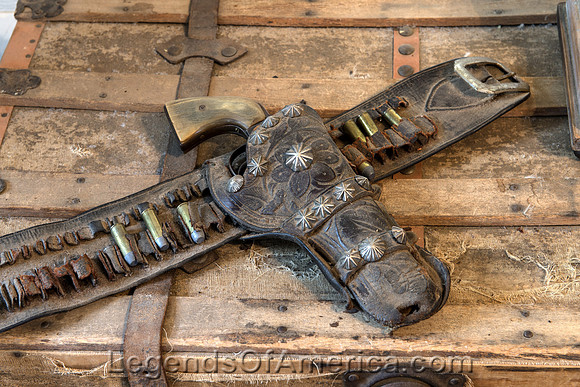 Clarenden, TX - Holster & Revolver