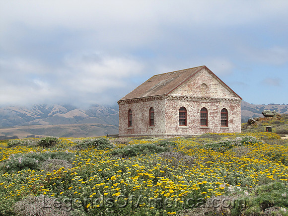 San Simeon, CA - Piedras Blancas Light Station
