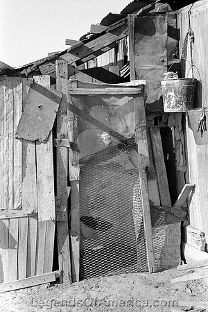 Crystal City, TX - Shack, 1939