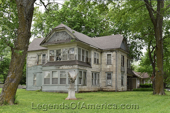 Mayetta, KS - Old House
