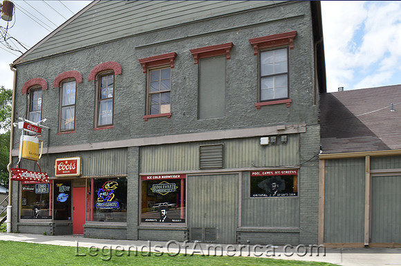 Lawrence, KS - Johnnys Tavern