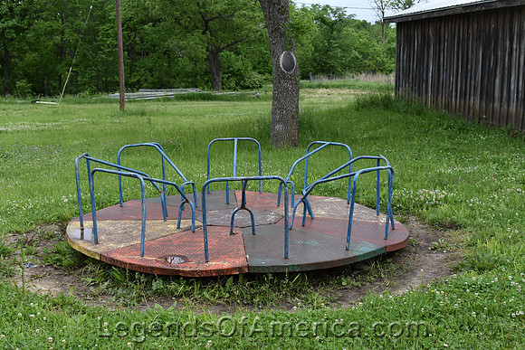 Meriden, KS - Thresher Association Merry Go Round