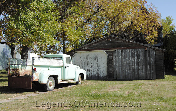 Venturia, ND - Truck & Garage