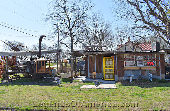 Tyro, KS - Store